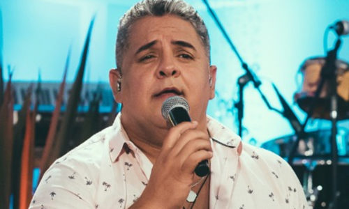 Dinnal Cruz lança “Quem é Que Tá Aí?”, primeiro videoclipe de projeto solo