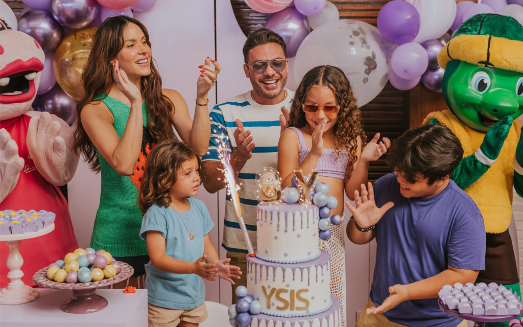 Wesley e Thyane armam uma linda festa para brindar os três anos da