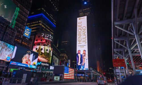 De volta à Nova Iorque, Henrique & Juliano estreiam EP “To Be” na Times Square