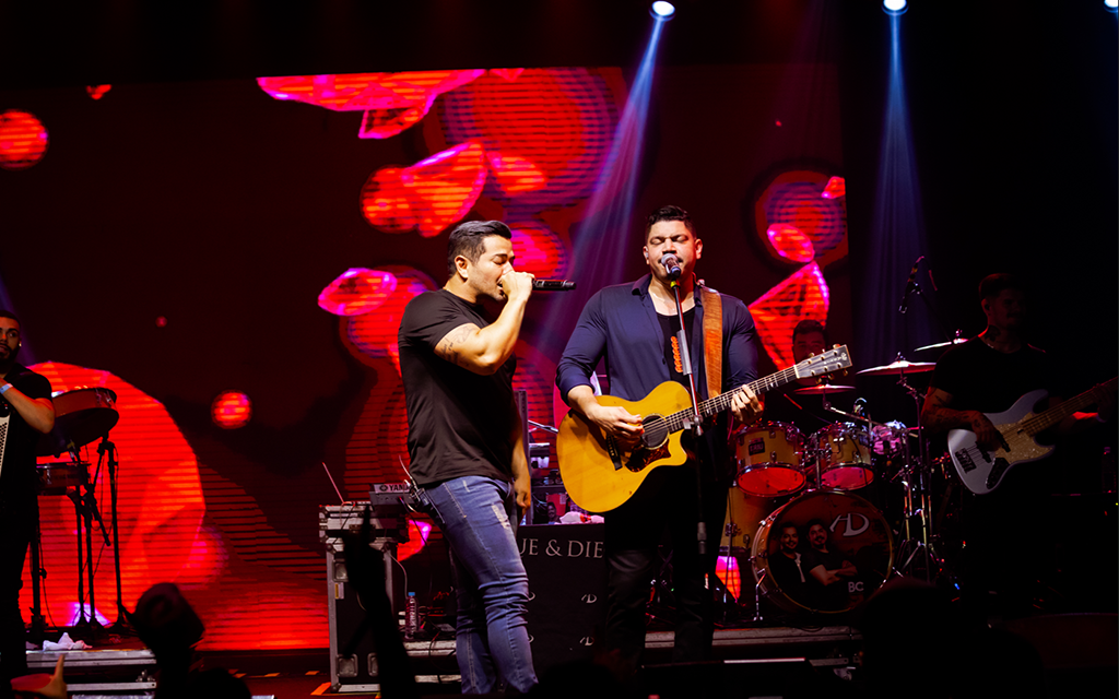 Dupla Henrique & Diego se apresenta na Festa de São Pedro Pescador