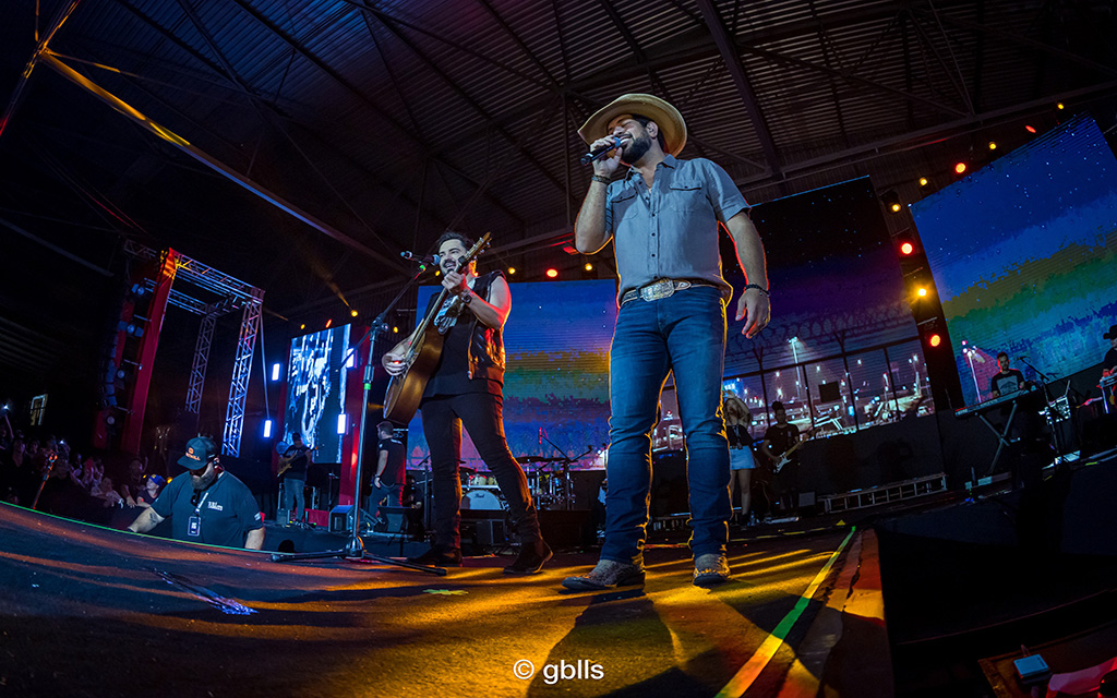 Fernando e Sorocaba levam o evento para Regente Feijó