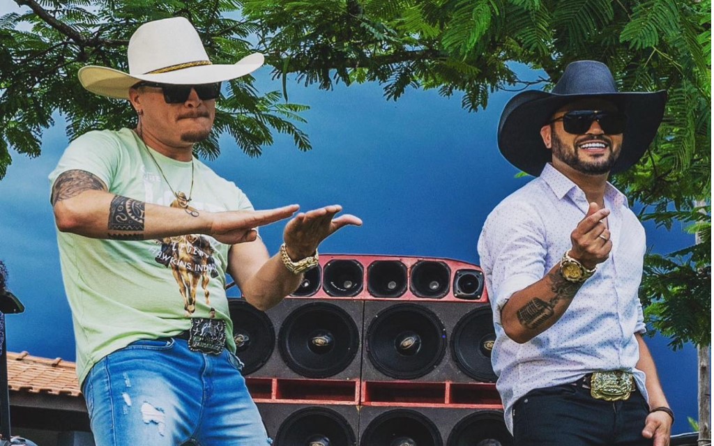 "Tô Com Dinheiro" da dupla Thales & Christiano supera a marca de 1 milhão de streams