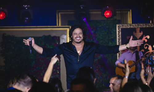 Paulinho Alabart apresenta show com as novas canções do projeto “Rosas e Amor”
