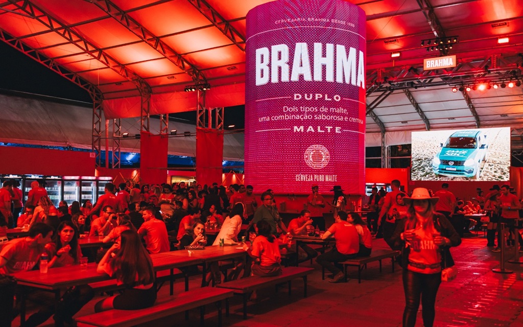 Com open bar, open food e visão privilegiada dos shows, espaço oferece conforto