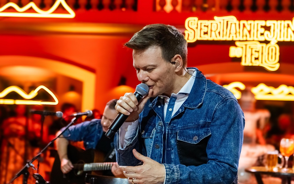 Músicas vão de Raul Seixas a Los Hermanos com o jeito sertanejo/batidão