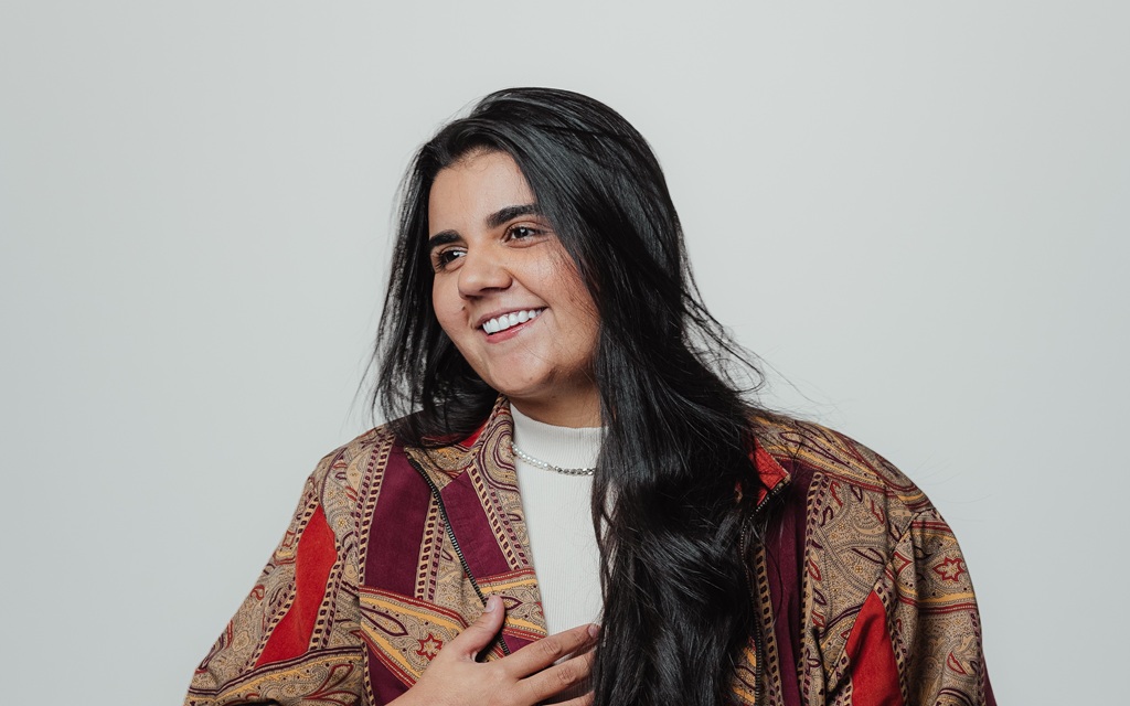 Cantora traz sua voz marcante em um show que mistura sucessos autorais e clássicos