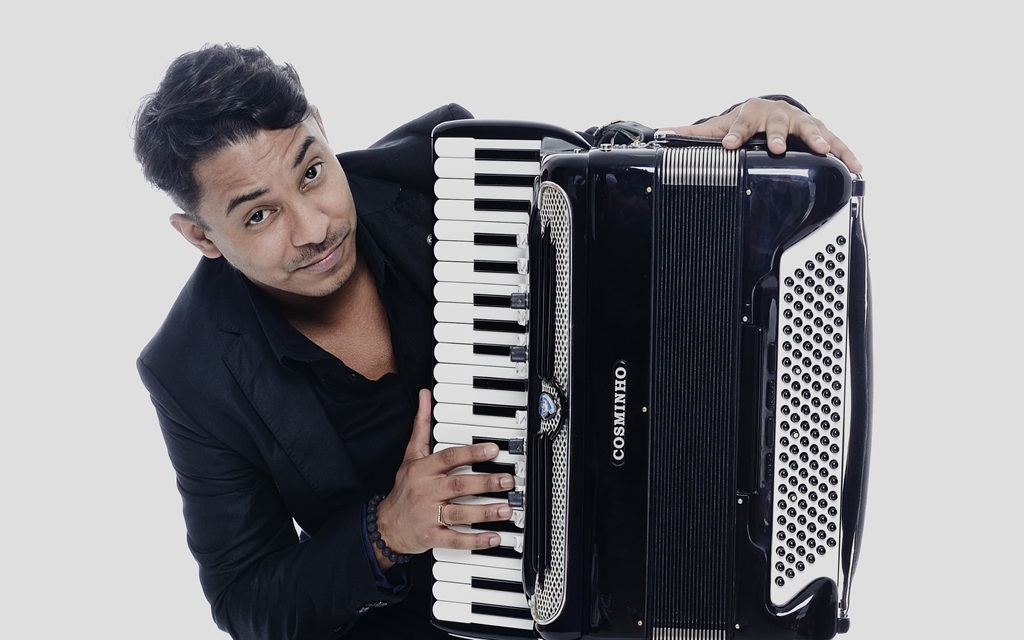 Cantores levam forró, emoção e a força da música regional ao palco da TV Aparecida