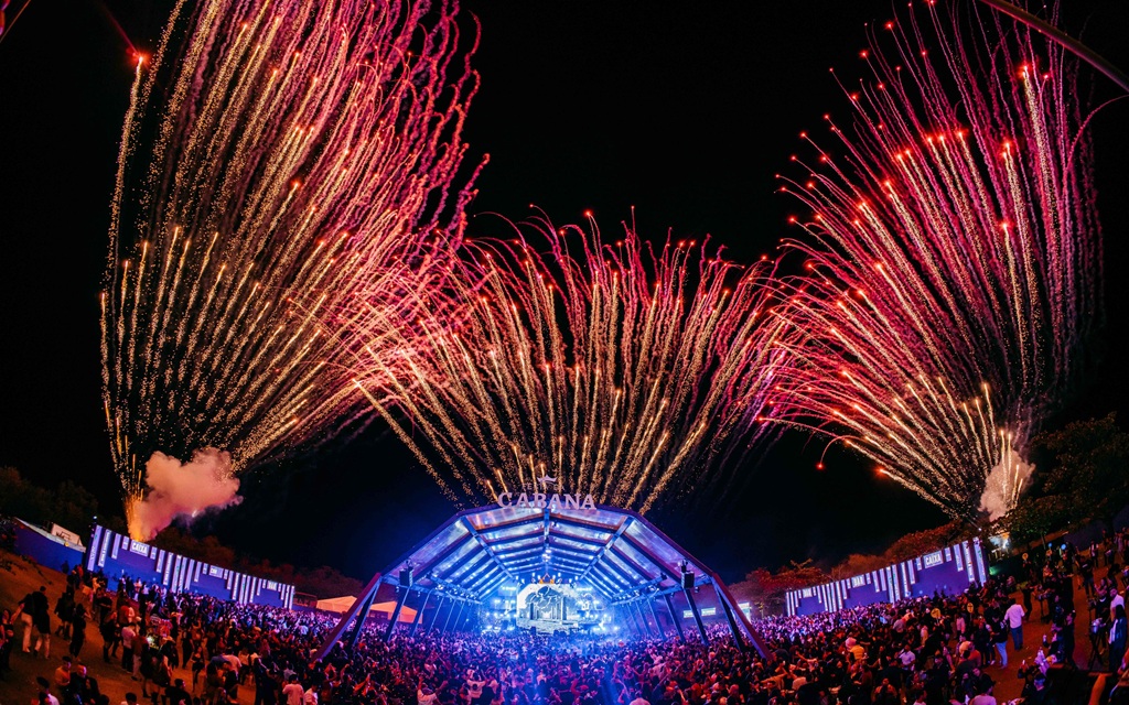 Edição contou com a maior queima de fogos da história da festa e muitas surpresas