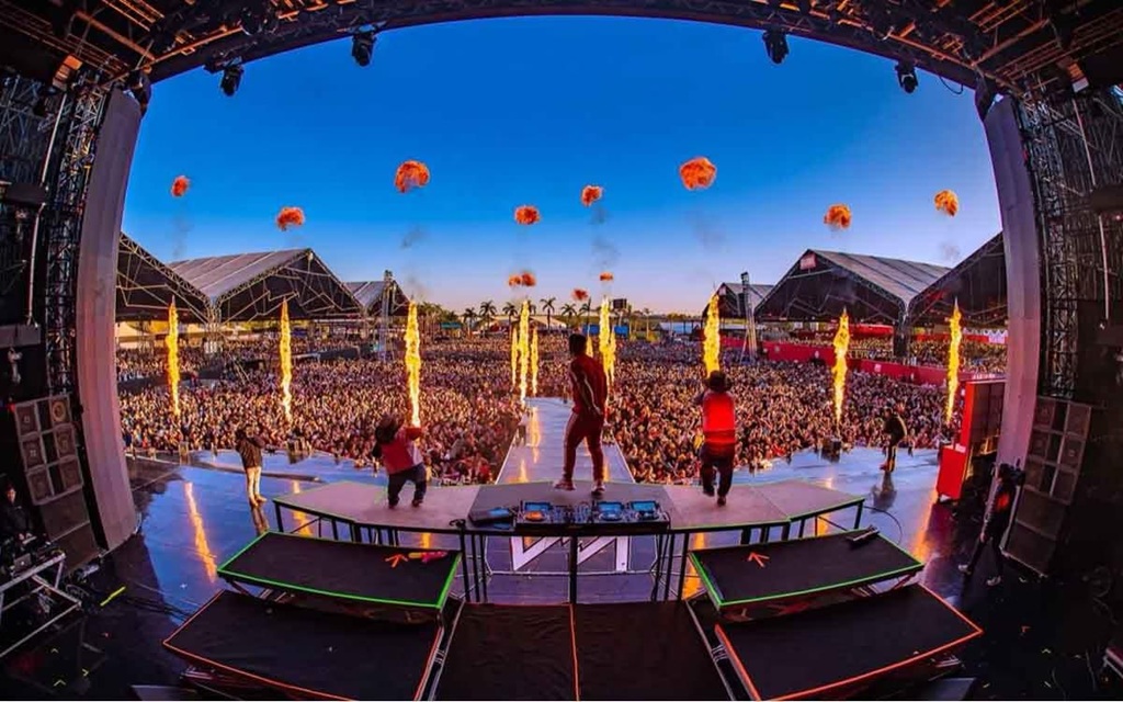 Cantor sobe ao palco no dia 27 de setembro para fechar o evento com seus maiores hits