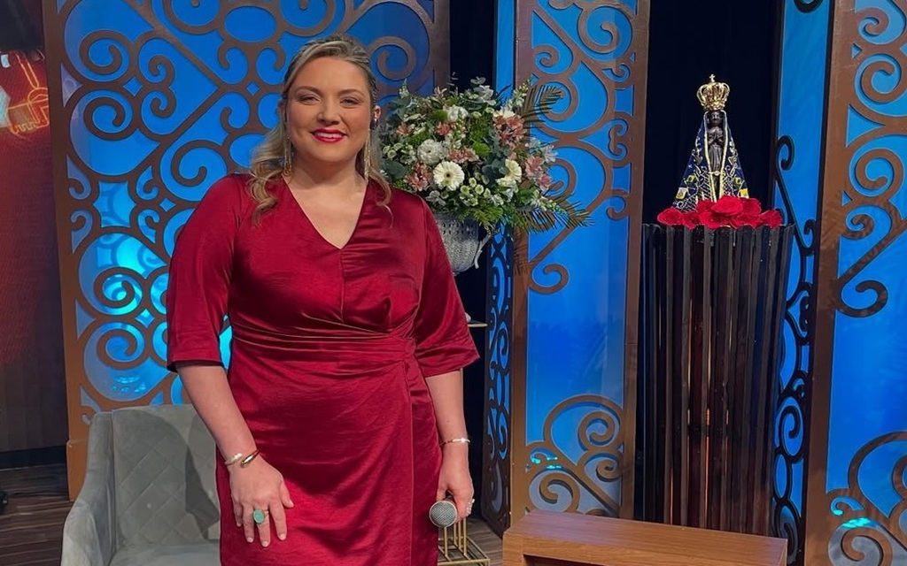 Programa terá o quadro “Memória Sertaneja” com Perla, e um encontro de sertanejas