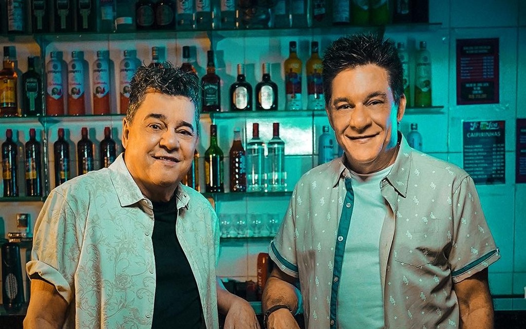 Com mais de 45 anos de carreira, dupla leva romantismo, irreverência e hits atemporais ao palco da principal