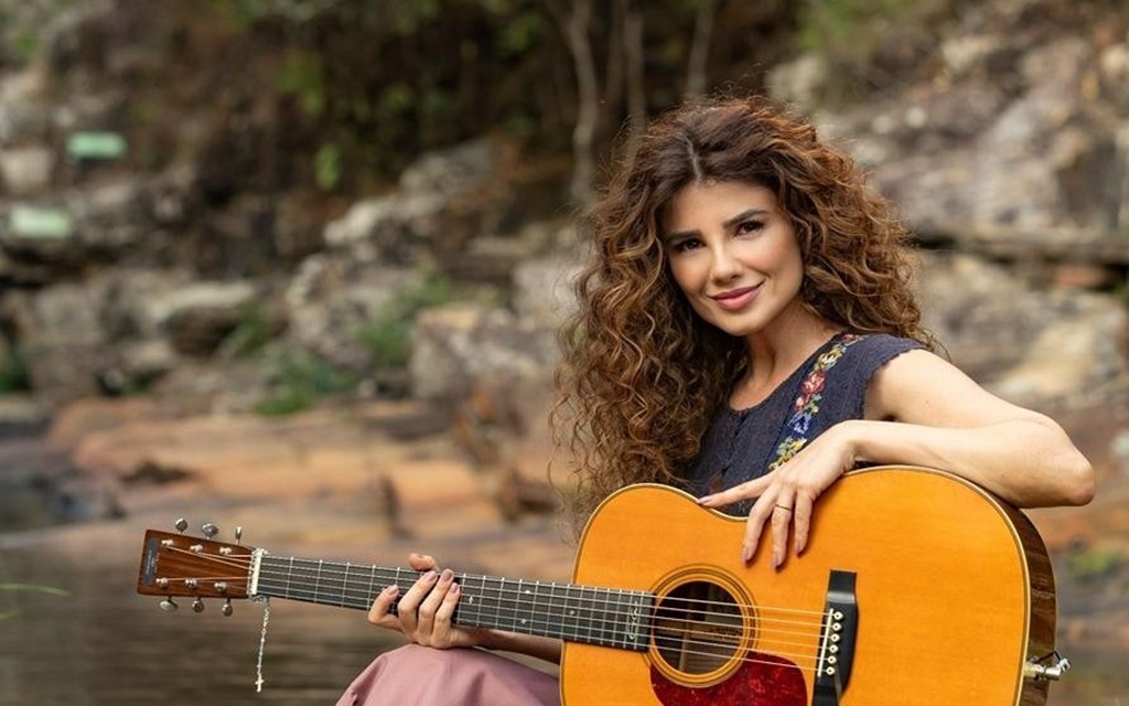 Cantora interpreta Maria Cecília