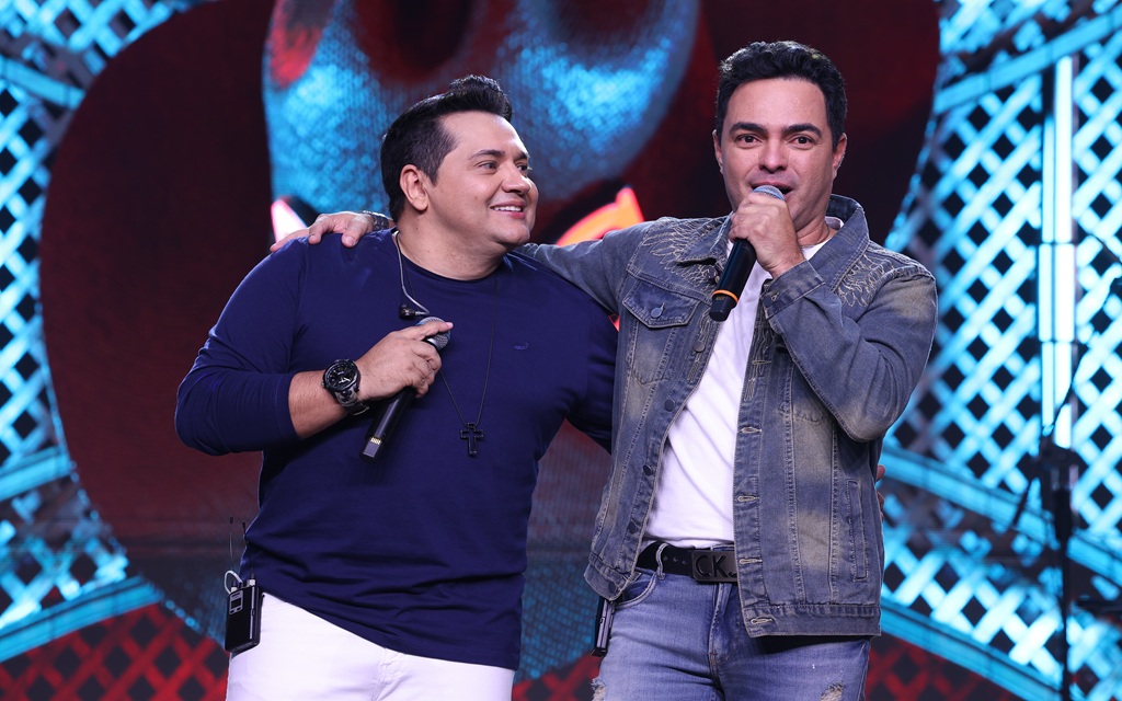 Com cinco canções inéditas