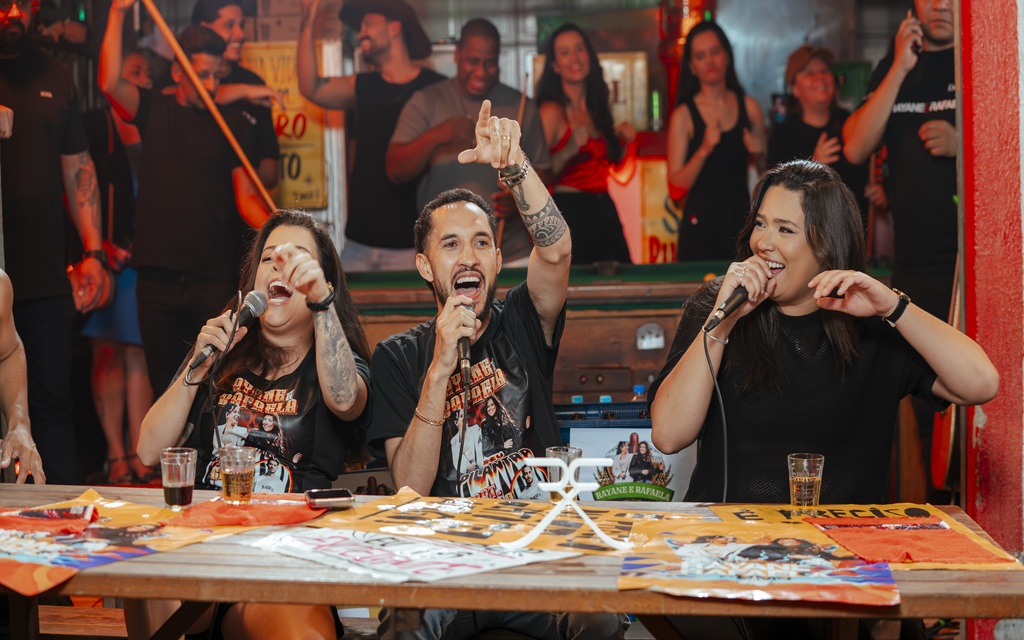 Rayane & Rafaela e Grelo param rua de Goiânia com a gravação do single “Seu Pilantra”