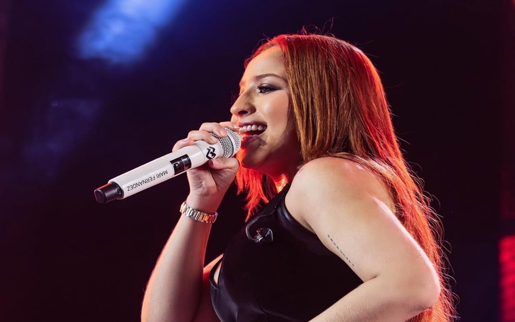 Após um show inesquecível no Réveillon que reuniu milhares de pessoas no Festival Virada Salvador, a cantora Mari Fernandez retorna ao estado da Bahia
