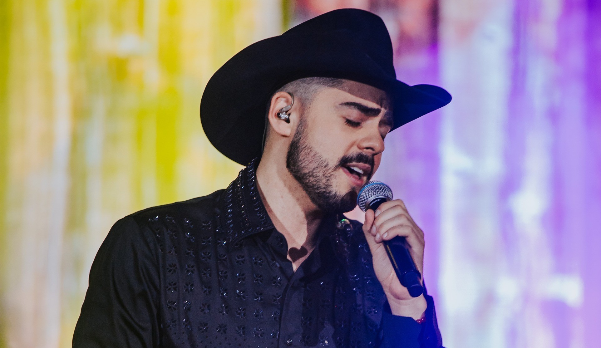 Aparecida Sertaneja recebe o cantor Enrico, filho de Chitãozinho