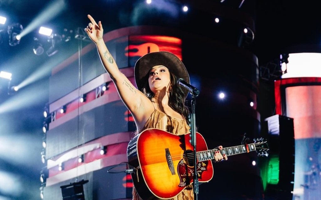 Lauana Prado se apresenta na Festa do Milho Verde de Capela do Alto