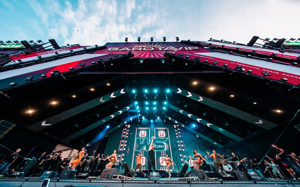 Garota VIP Fortaleza reúne mais de 30 mil pessoas com Wesley Safadão até o amanhecer em show repleto de participações especiais