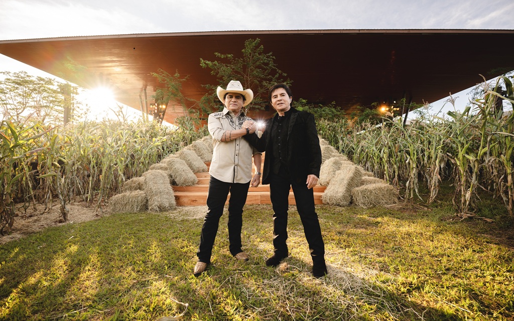 Chitãozinho & Xororó gravam audiovisual “Meninos de Roça” em momento intimista no interior de São Paulo