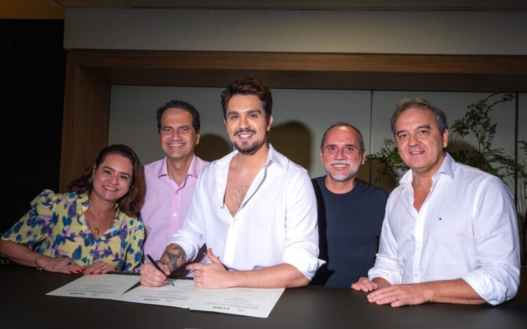 Luan Santana renova contrato com a Sony Music após sequência de grandes projetos e recordes