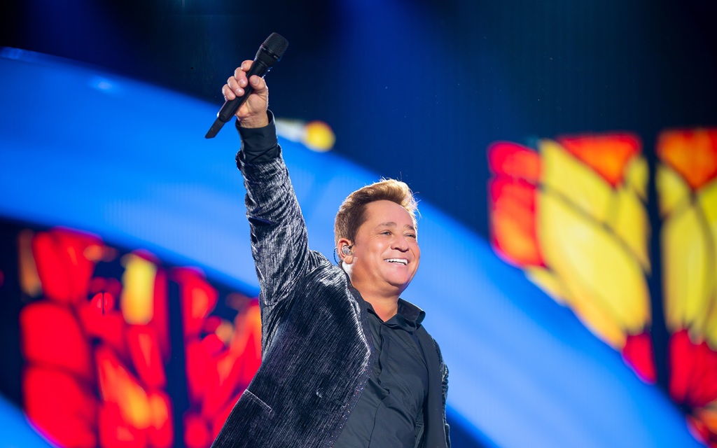 Leonardo retorna ao Espaço Unimed para celebrar o álbum histórico “Uma História Sem Fim”