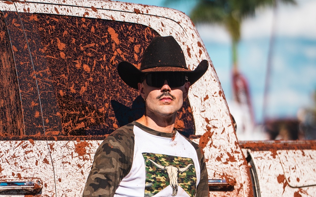 Luan Pereira lança “Senta Pro Country” ao lado de MC Tuto, MC Jacaré e Japa NK