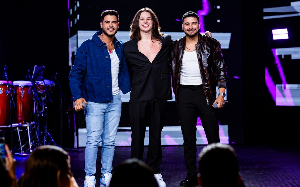 Léo Balbinotti celebra 1 milhão de streams com “Número Chato”, parceria com Danilo & Davi