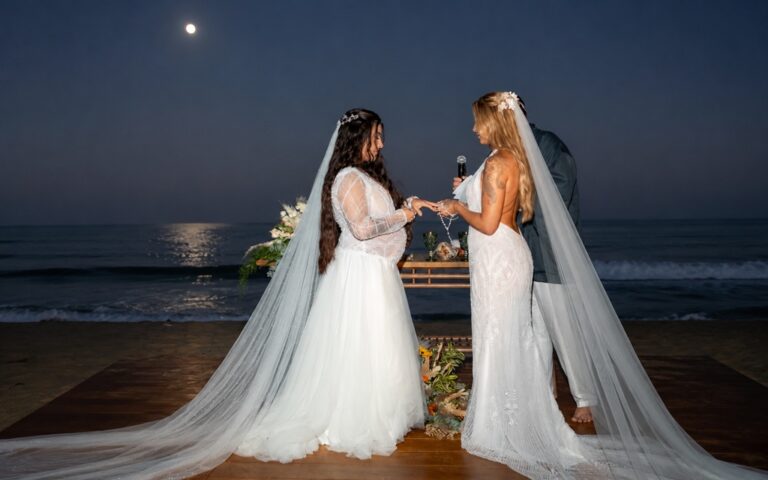 Lauana Prado e Tati Dias celebram o amor em cerimônia emocionante à beira-mar