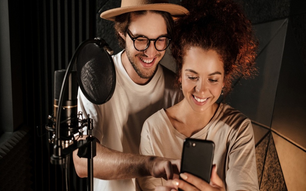 Zé Felipe e Gusttavo Lima lideram ranking de influência digital da música sertaneja, aponta levantamento