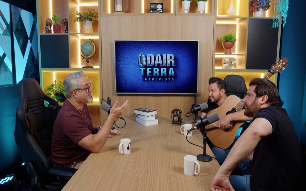 Cleber e Cauan são os convidados do programa Odair Terra Entrevista