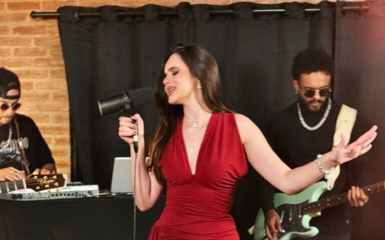 Rafaela Carrer vive sequência de grandes momentos e se prepara dois shows especiais em agosto
