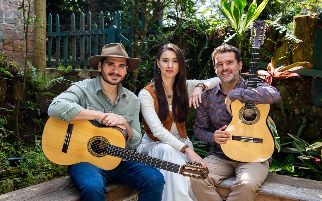 AnieRafa e Gabriel Sater cantam “Infância de interior”, revisitando um Brasil profundo
