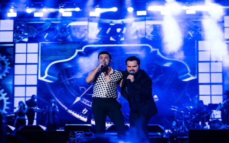 Zezé Di Camargo e Luciano lotam Arena Pantanal em mais uma noite épica do festival ‘Histórias’